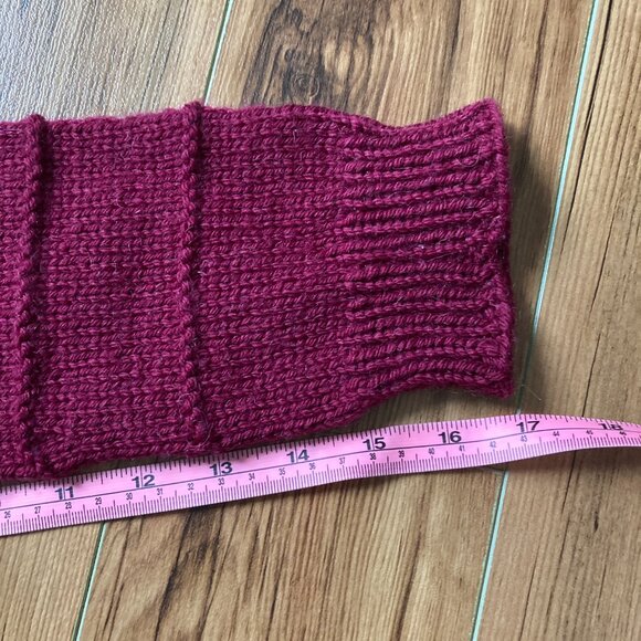 Raspberry Cable Sweater Hand knit Small Unisex - Picture 7 of 12